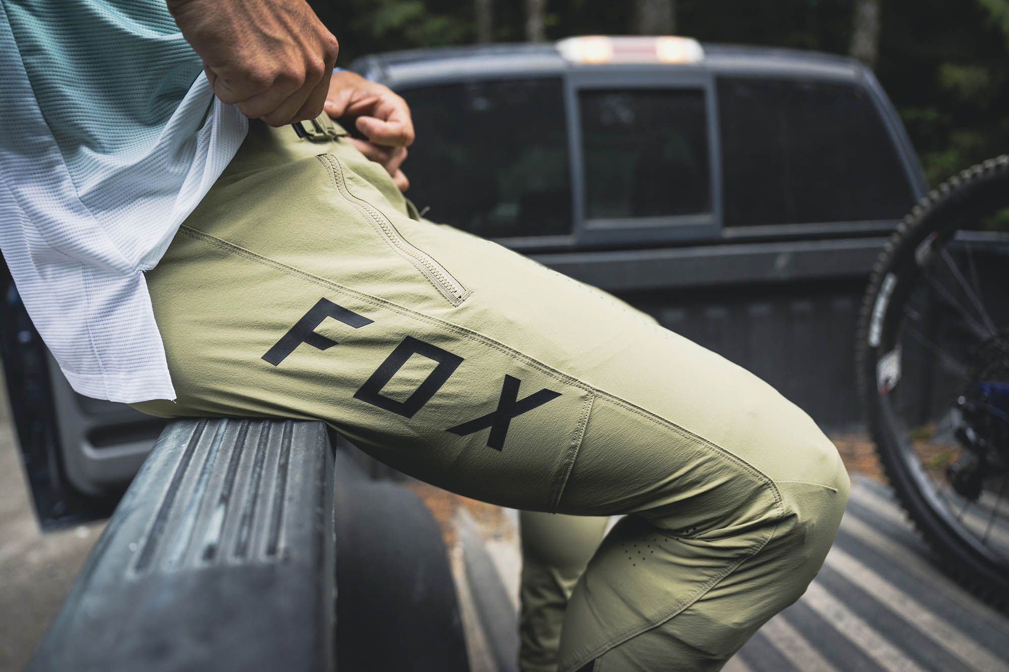Oliwkowe spodnie rowerowe FOX ranger